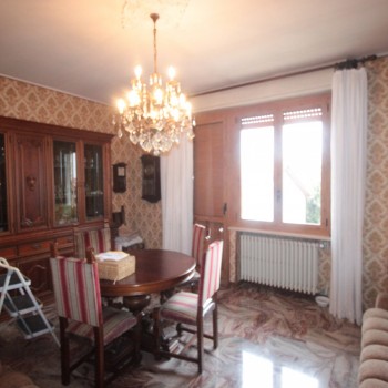 VENDESI CASA INDIPENDENTE CON CORTILE - Foto 4