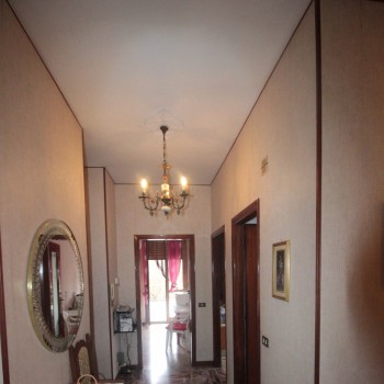 VENDESI CASA INDIPENDENTE CON CORTILE - Foto 9