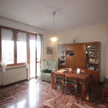 VENDESI CASA INDIPENDENTE CON CORTILE - Foto 5