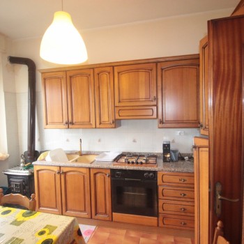 VENDESI CASA INDIPENDENTE CON CORTILE - Foto 8