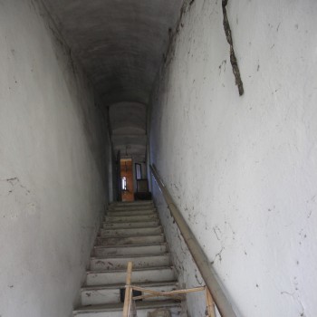 VENDESI CASCINALE DA RISTRUTTURARE - Foto 6