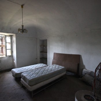 VENDESI CASCINALE DA RISTRUTTURARE - Foto 7