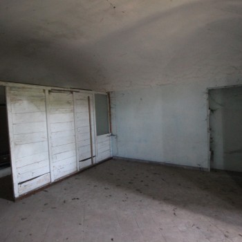 VENDESI CASCINALE DA RISTRUTTURARE - Foto 8