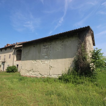 VENDESI CASCINALE DA RISTRUTTURARE - Foto 19